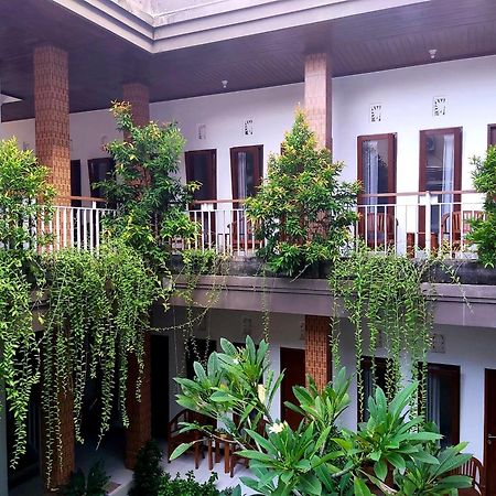 Отель Genta House Кута Экстерьер фото